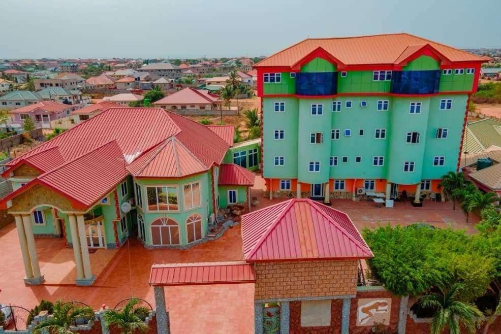 Dc Ambassadors Hotel Dawhwenya Exterior photo